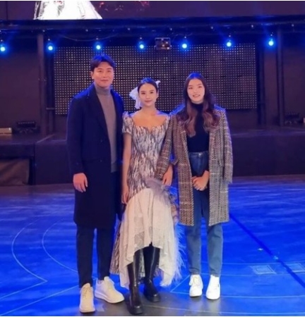 イ・ドングク元サッカー選手の長女ジェシちゃん、モデルの夢成就…ファッションショーでフィナーレ飾る(WoW!Korea)