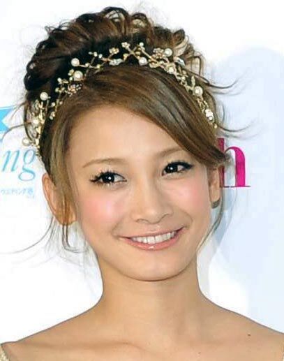 モデルの里海、４年前に一般男性と結婚したことを報告「お伝えできずにタイミングを逃してしまい…」(スポーツ報知)