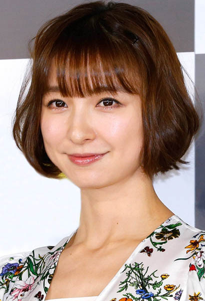 篠田麻里子が「一般人の夫の顔」初公開で話題！ 私生活をオープンにするメリットは？(日刊ゲンダイDIGITAL)