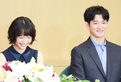瑛太、宮崎あおいと新春ドラマで「やっと婚約」（シネマトゥデイ）