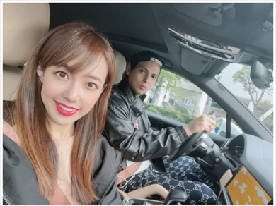 アレク、妻・川崎希との結婚9周年に“愛ある”言いたい放題　「10年は持ちそうです」「こんな良い旦那さんいないよ」(ねとらぼ)