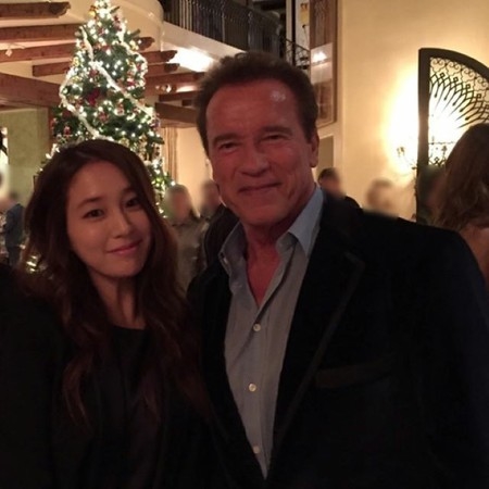 女優イ・ミンジョン、シュワルツェネッガーとの2ショット公開…「ロボットじゃないよ」と息子ジュンフくんにメッセージ(WoW!Korea)