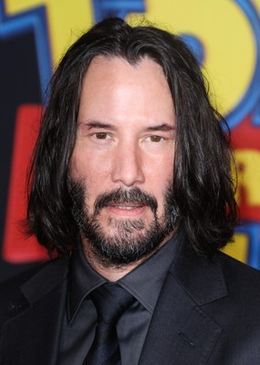 35年のキャリア初!キアヌ・リーブス、恋人と手をつないでレッドカーペットに(Movie Walker)