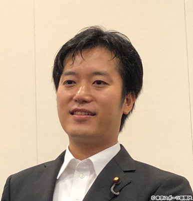 丸山穂高議員がキャバ嬢と税金で飲み会！実体験で制度に疑問「飲み代や交通費、政党交付金等を使っても合法とはね」（東スポWeb）