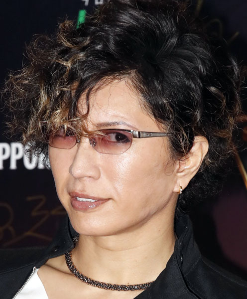 「翔んで埼玉」続編に再び暗雲…GACKT無期限活動休止に続き、監督がフジテレビを早期退職(日刊ゲンダイDIGITAL)