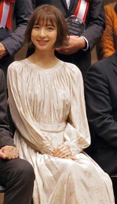 第１子妊娠の篠田麻里子、第１子出産の川栄李奈に「連絡してみよう」（サンケイスポーツ）