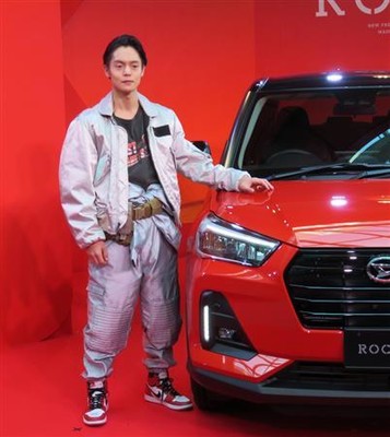 窪田正孝、水川あさみと結婚後初公の場　幸せですか？に「はい！」（サンケイスポーツ）
