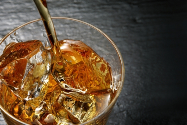 50代女性にもたらすリスクに要注意！「過度なアルコール摂取」(Web eclat)