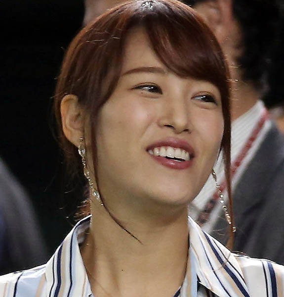 鷲見玲奈「ズムサタ」vs 阿部華也子「めざまし」 4月スタート土曜朝“美女バトル”の行方(日刊ゲンダイDIGITAL)