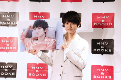 本郷奏多、カレンダーのお気に入りは愛犬ラミちゃんとの1枚「もっと活躍させたい」（映画ナタリー）