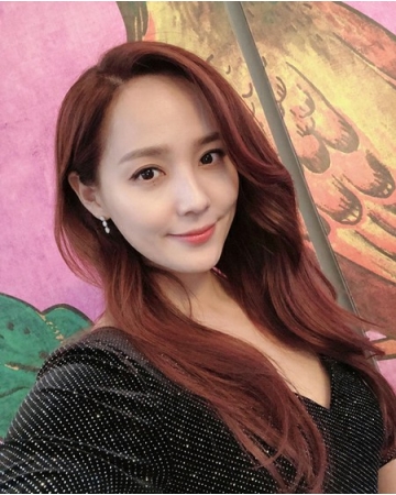 歌手ユジン（S.E.S）、41歳の「セルカ遊び」はパーフェクト(WoW!Korea)