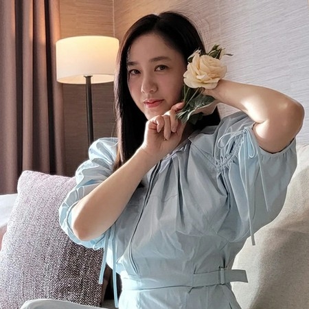 “アラフィフ”女優パク・チュミ、若さ溢れるSNS投稿に「20代の息子がいる母親？」と驚きの声(WoW!Korea)