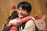 山田孝之、初のシングルファザー役 娘と2人きりの10年間を熱演『ステップ』（cinemacafe.net）