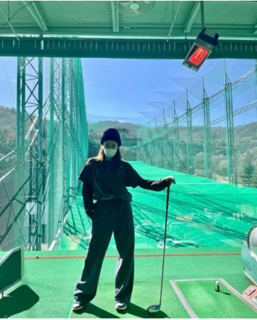 “結婚発表” 女優ソン・ダムビ、きれいな花嫁になるため…ゴルフ・テニス・ピラティスに大忙し(WoW!Korea)