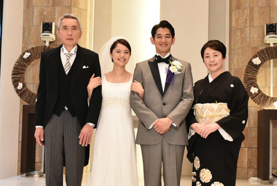 瑛太、宮崎あおいのウエディングドレス姿に「見惚れてしまう」（シネマトゥデイ）