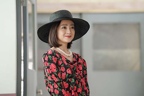 「カムカム」“すみれ”安達祐実が電撃結婚で金びょうぶ会見　「まさかのお相手」「榊原さん、かわいそう」と視聴者衝撃【ネタバレ注意】(ねとらぼ)