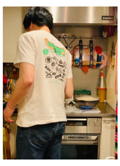 LiLiCo、夫・小田井涼平の“結婚後初”となる料理姿に驚がく　後片付けもこなす姿へ「こんなに楽していいのか」(ねとらぼ)