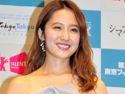元乃木坂46・衛藤美彩、華やかなドレス姿で登場　結婚後初の公の場で輝く笑顔（クランクイン！）