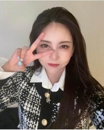 「T-ARA」キュリ、本当に35歳?美貌もスタイルも10年前のまま(WoW!Korea)