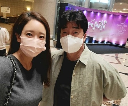 女優ソ・ユジン、夫ペク・ジョンウォンとマートデート…買い物に3時間(WoW!Korea)