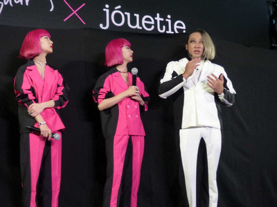 パリコレNo.1モデル緊急来日!?　ロバート・秋山イベントで“人間離れした体型”披露（スポニチアネックス）