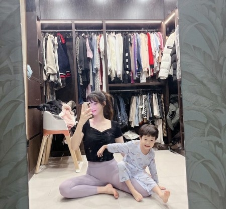 チェ・ミンファン（FTISLAND）の妻ユルヒ（元LABOUM）、ホームトレーニング中…ヤング＆リッチなアイドル夫婦(WoW!Korea)