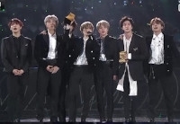 【2019 MAMA】防弾少年団（BTS）、4部門の大賞を総なめ、“圧巻の8冠王達成、名実ともに力を立証”（WoW!Korea）