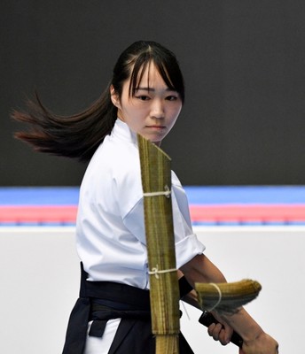 ミスキャンパス出身の武道家・末岡志保美、女優・高尾美有らも出演　新陰流協会15周年ライブ『細石の陣』開催（デビュー）