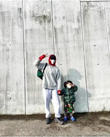 俳優ポン・テギュ、娘を幼稚園に送ってセルフ解明まで?…「怪しい人じゃない」(WoW!Korea)