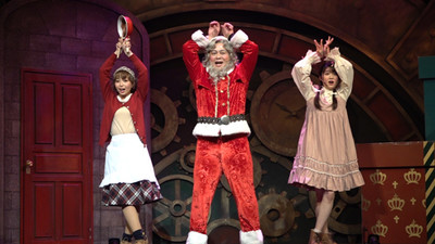 テーマは“素直な自分への回帰”　ホリエモン主演のミュージカル「湘南美容外科 presents クリスマスキャロル」公開ゲネプロ（ねとらぼ）