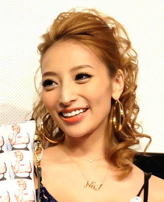 加藤紗里、ユーチューバーデビューを報告「たたかれてもいい。自由奔放にやっていきたい」（スポーツ報知）