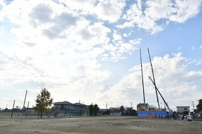 本気の靴飛ばし対決でオードリー春日が100m狙う「若林くんの結婚の祝砲です」（お笑いナタリー）