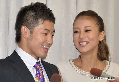 “絶叫応援”あびる優が離婚発表　長女の親権は才賀に（東スポWeb）