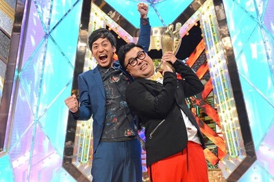 M-1への憎しみを優勝で回収！とろサーモン語る“糞から花が咲いた”瞬間（お笑いナタリー）