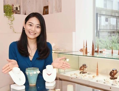 瑠川あつこさん 女優引退後は表参道の天然石アクセ専門店で大成功（日刊ゲンダイDIGITAL）