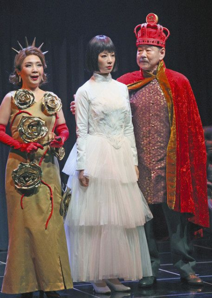 朝海ひかる主演舞台「サロメ奇譚(きたん)」が開幕 「現代の私たちにも共鳴できる作品」(中日スポーツ)