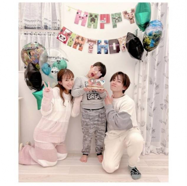 辻希美、新居のキッチンで朝食作りを手伝う三男の“料理男子”SHOT公開「幸空が炒めてくれました」(E-TALENTBANK)