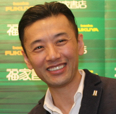 大浦龍宇一　22歳下妻・ゆりえとの結婚3周年を報告「心に光を、愛を持って歩んでいきます」(スポニチアネックス)