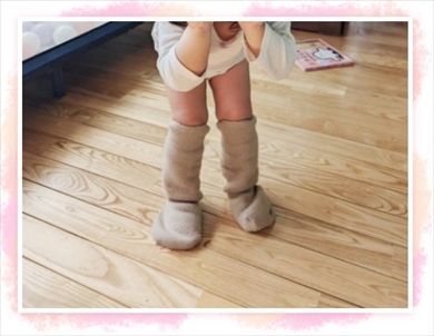 「可愛すぎる」「ルーズソックス可愛い」　高橋真麻、1歳娘の“小さなギャル”姿にみんなメロメロ(ねとらぼ)