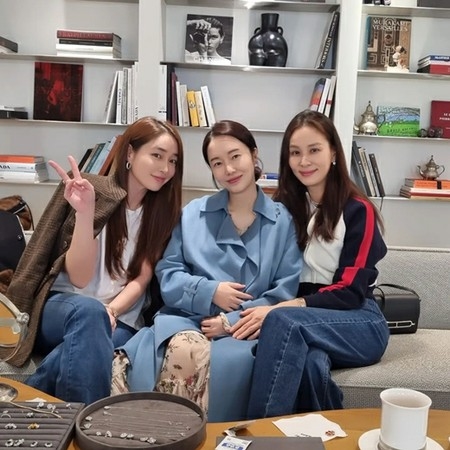 女優イ・ジョンヒョン、育児の先輩であり“未来のママ友”コ・ソヨン＆イ・ミンジョンと優雅なティータイム(WoW!Korea)