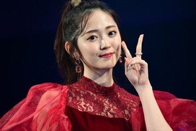 鈴木愛理、東名阪ライブツアースタート「まだまだ忘年している場合じゃない」（クランクイン！）