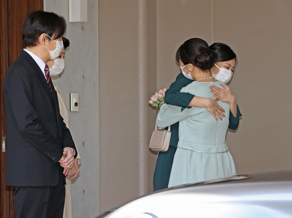 秋篠宮さまが2021年誕生日会見で指摘した皇族の「公」と「私」の曖昧さ(日刊ゲンダイDIGITAL)