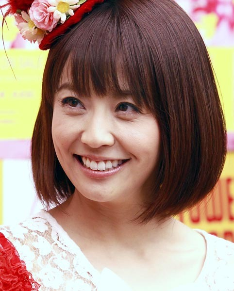 小林麻耶の昼夜問わない連続ブログ更新を案じる声…日刊ゲンダイの記事にも瞬時に反応(日刊ゲンダイDIGITAL)