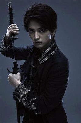 瀬戸利樹「あずみ」で本格初舞台！仮面ライダー俳優が新境地に挑戦（サンケイスポーツ）