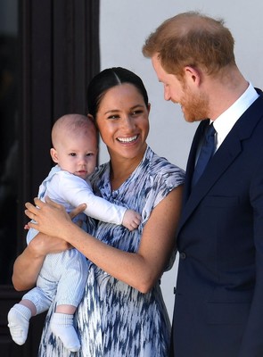 主役はアーチー。ヘンリー王子とメーガン妃、クリスマスカードを公開（ELLE ONLINE）