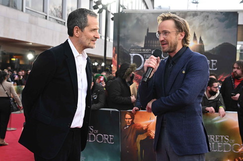 マルフォイ立派になって 「ファンタビ」最新作プレミアでホスト役 プロデューサー「きみにインタビューされる日が来るとは」(ねとらぼ)