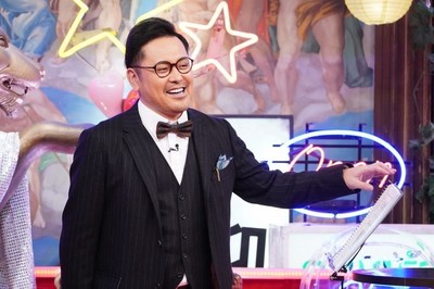 “教授”になった有田、人生を豊かにする方法をガンバレルーヤよしこらに伝授（お笑いナタリー）