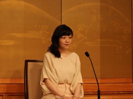 ヘンリー王子婚約に沸き立つ英国メディア　白人と黒人のハーフでバツイチ米国人と反対理由も事欠かず（夕刊フジ）