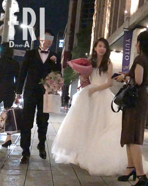 祝・妊娠報道!NHK和久田アナ「純白ウェデイング」からの幸せ(FRIDAY)