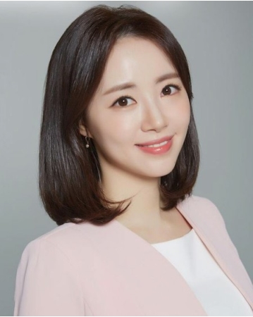 「SHINHWA」アンディと結婚発表の女子アナ、済州MBCを退社か…「入籍直近」と報道(WoW!Korea)